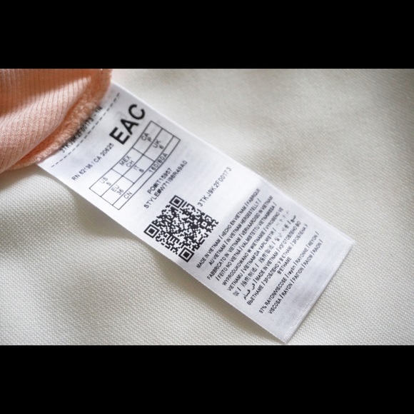 Very flattering off shoulder body suit - Picture 6 of 7